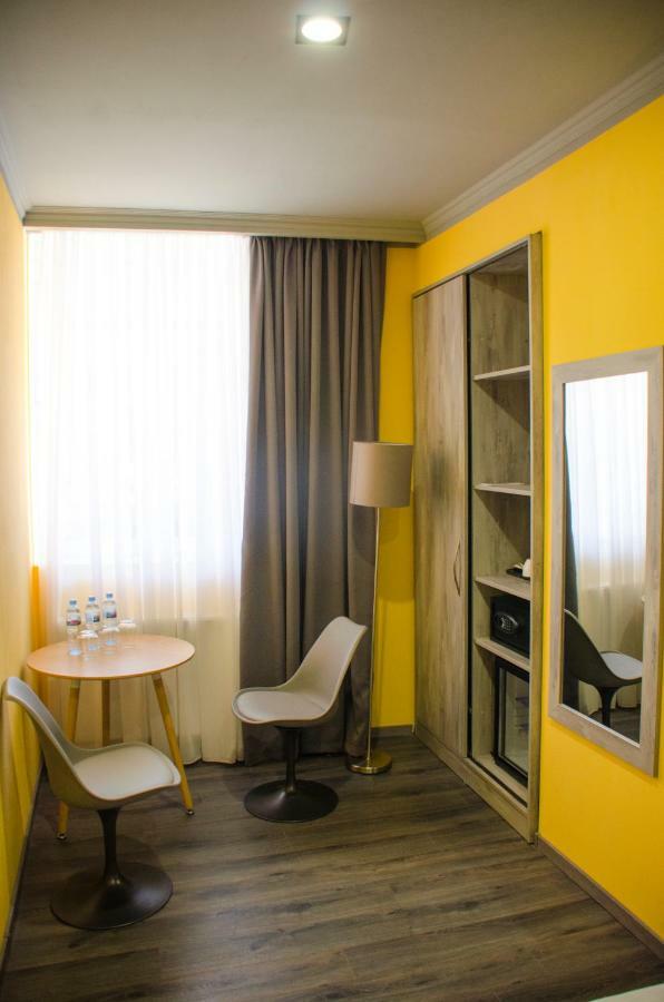 Atoneli Hotel Tbilissi Extérieur photo
