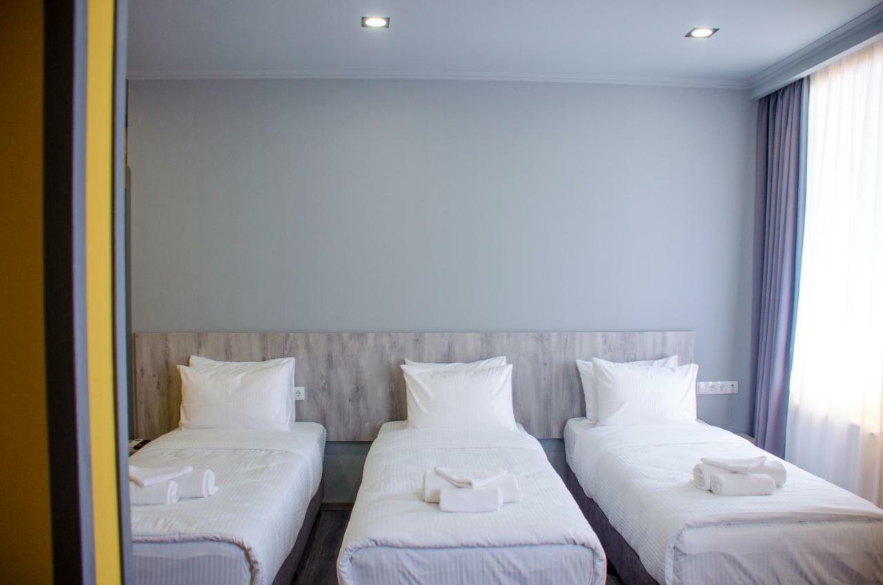 Atoneli Hotel Tbilissi Extérieur photo